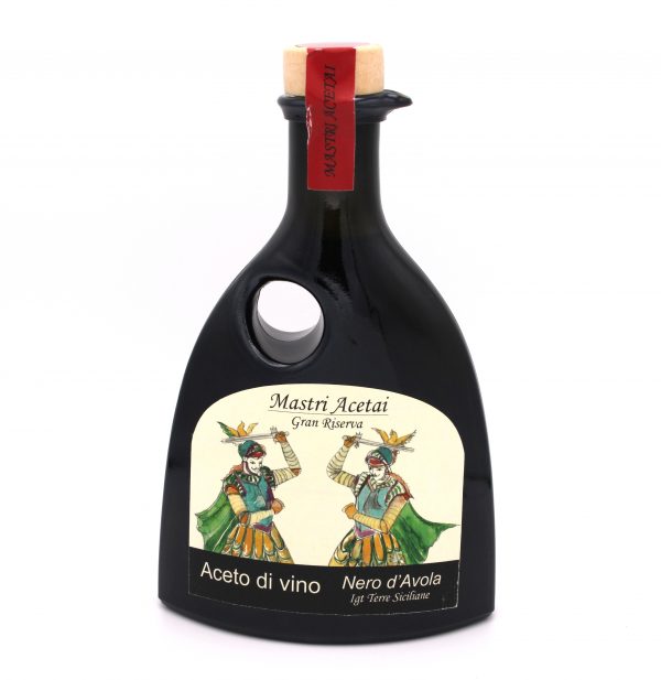 nero d'avola rode wijnazijn in mooi flesje met kurk inhoud 250ml