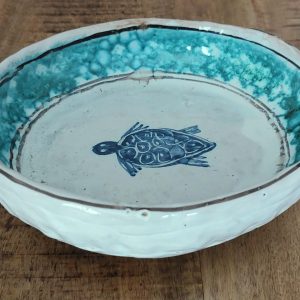 handgemaakte schaal 20x5 cm. met schildpad