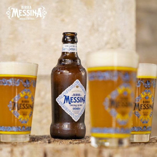 Siciliaans bier en glas van Birra Messina